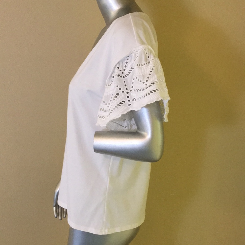 WHBM | EYELET FLUTTER-SLEEVE TEE STYLE: 570287209 - Picture 9 of 14